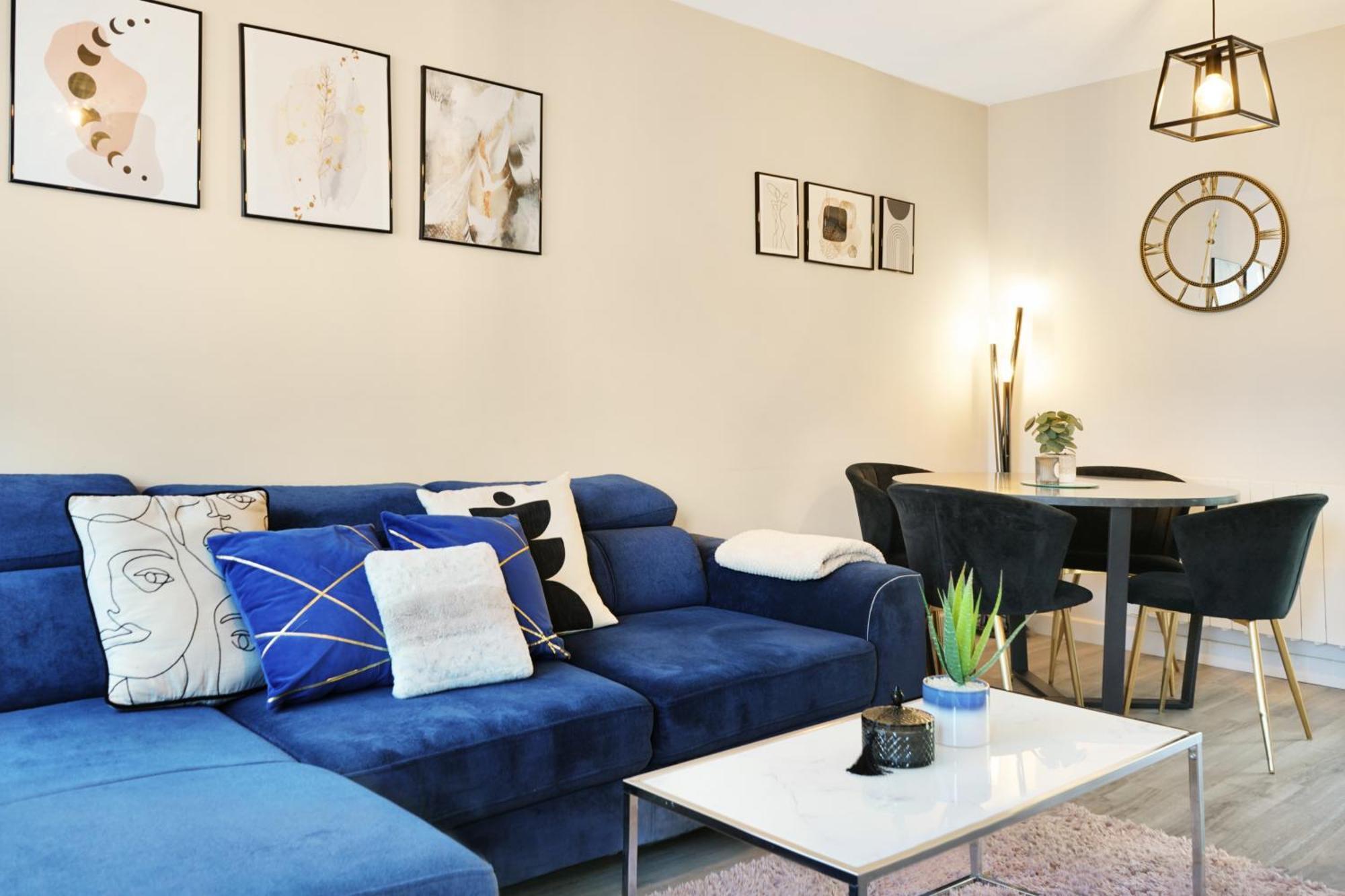 Cosy Corner In Aylesbury Near Stoke Mandeville Hospital & Town Centre With Private Parking Exterior foto